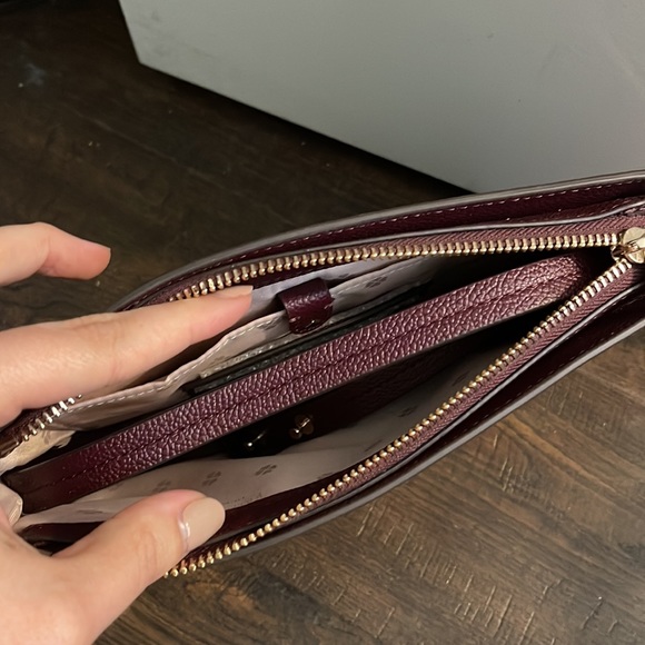 BNWOT Kate Spade Crossbody purse - Picture 4 of 5